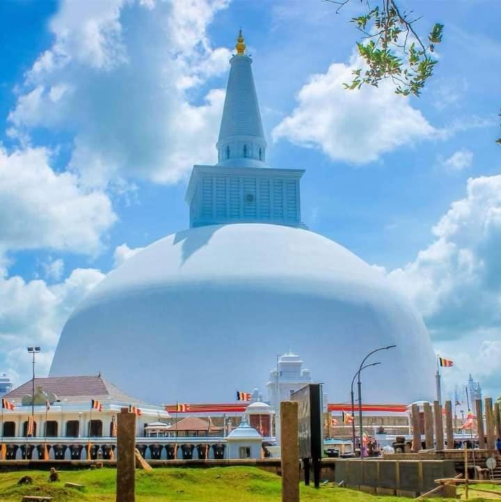 Antharaa Villa Anuradhapura Exterior photo